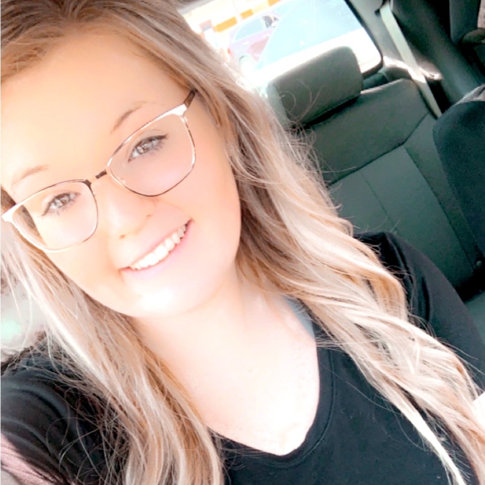 Meet your Posher, Lacey